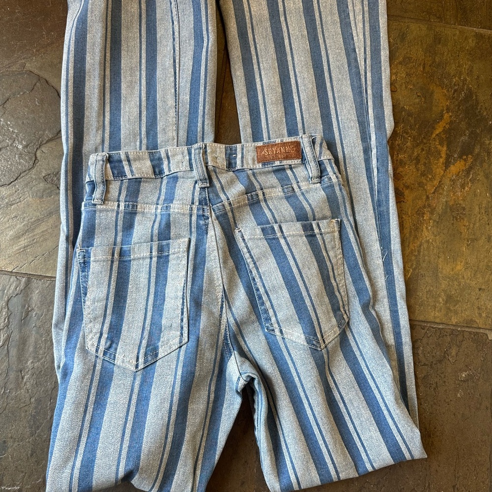 Shyanne Blue and Gray Straight Jeans with Classic Style